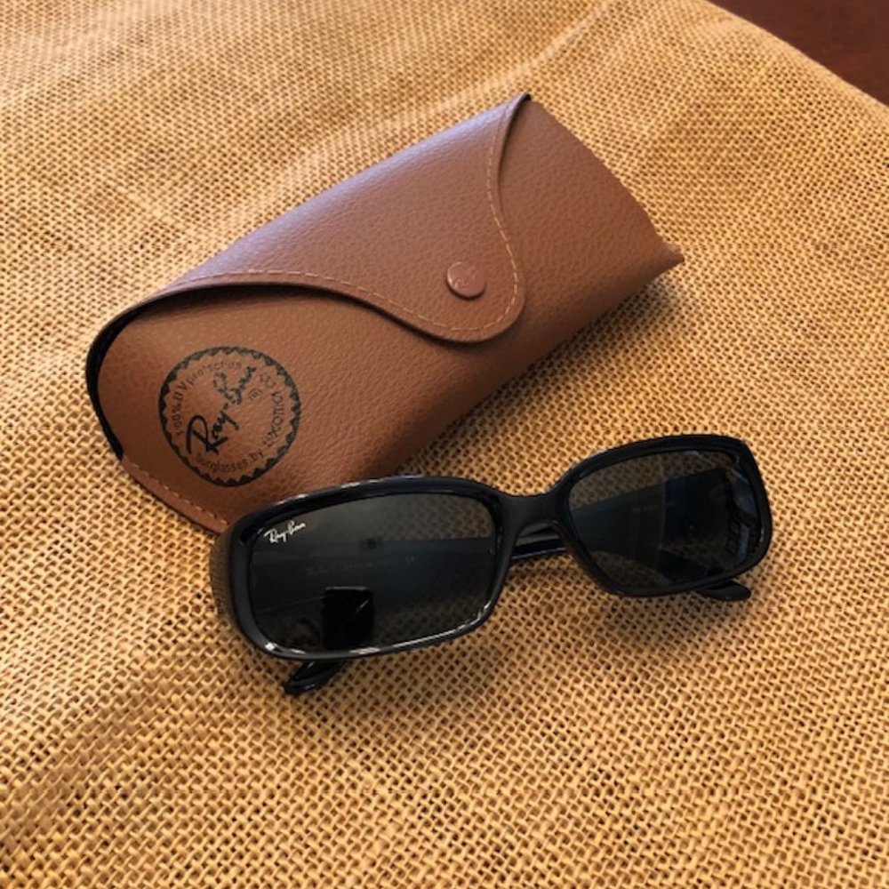 Vintage Ray Ban Sunglasses - RB 4055 with case